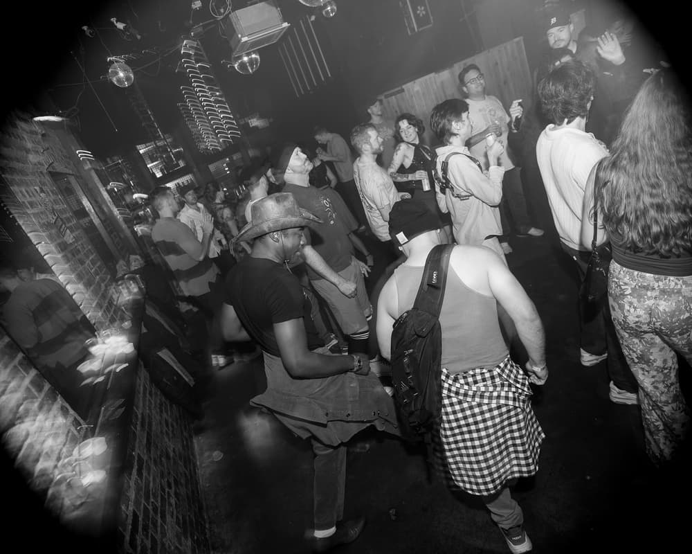 Luxxury, October 24'