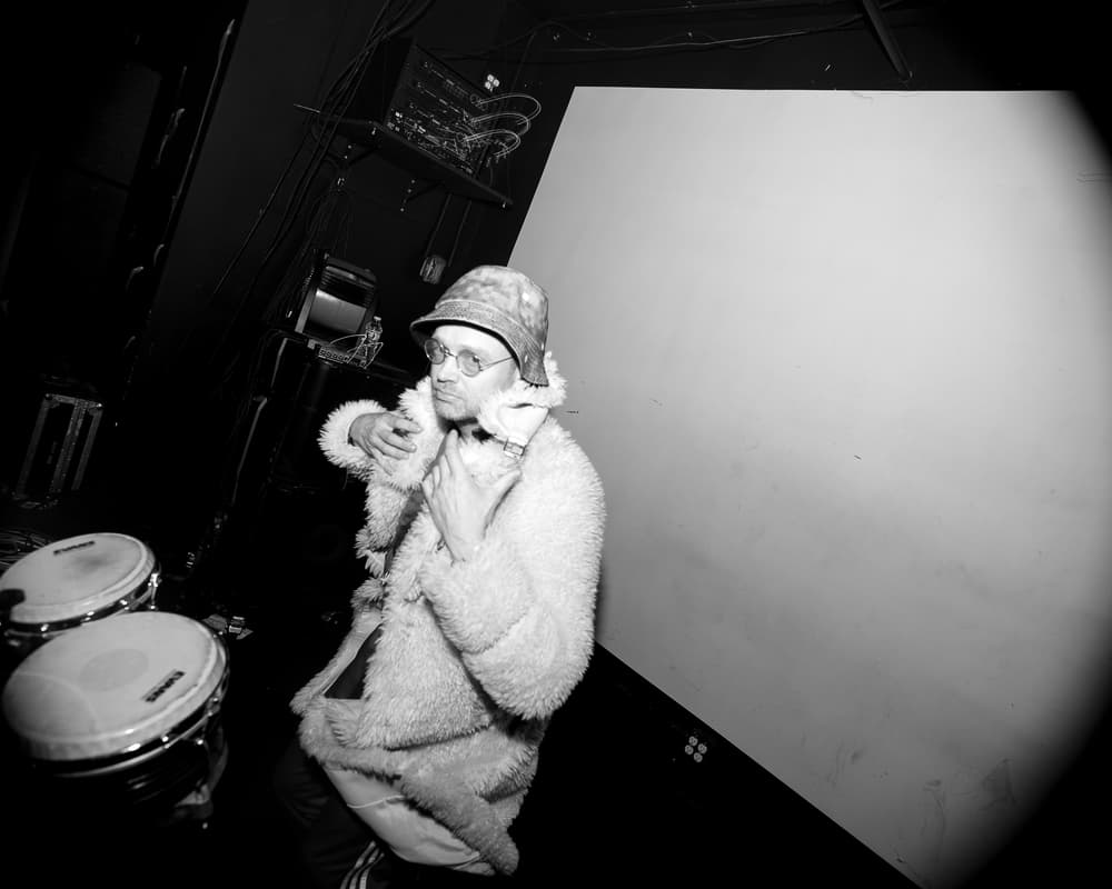 Elado, February 25'